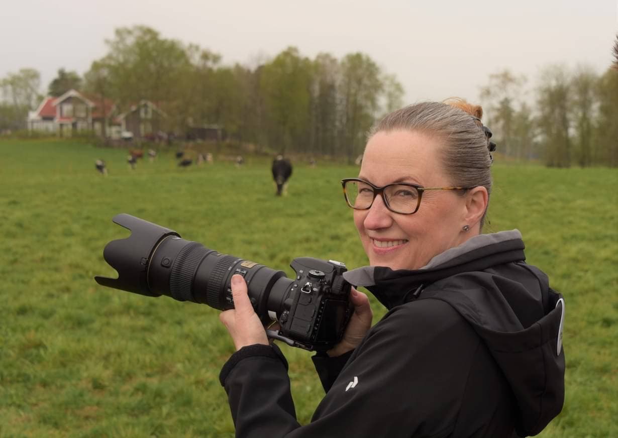Britt-Marie Ström med kamera